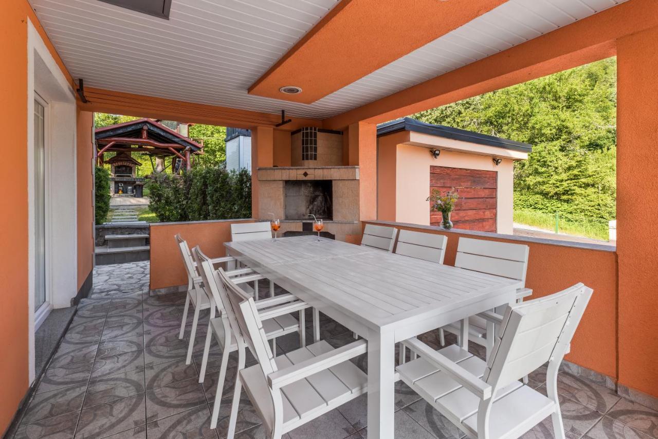 Villa Tratea - With A Heated Pool Tomici Экстерьер фото
