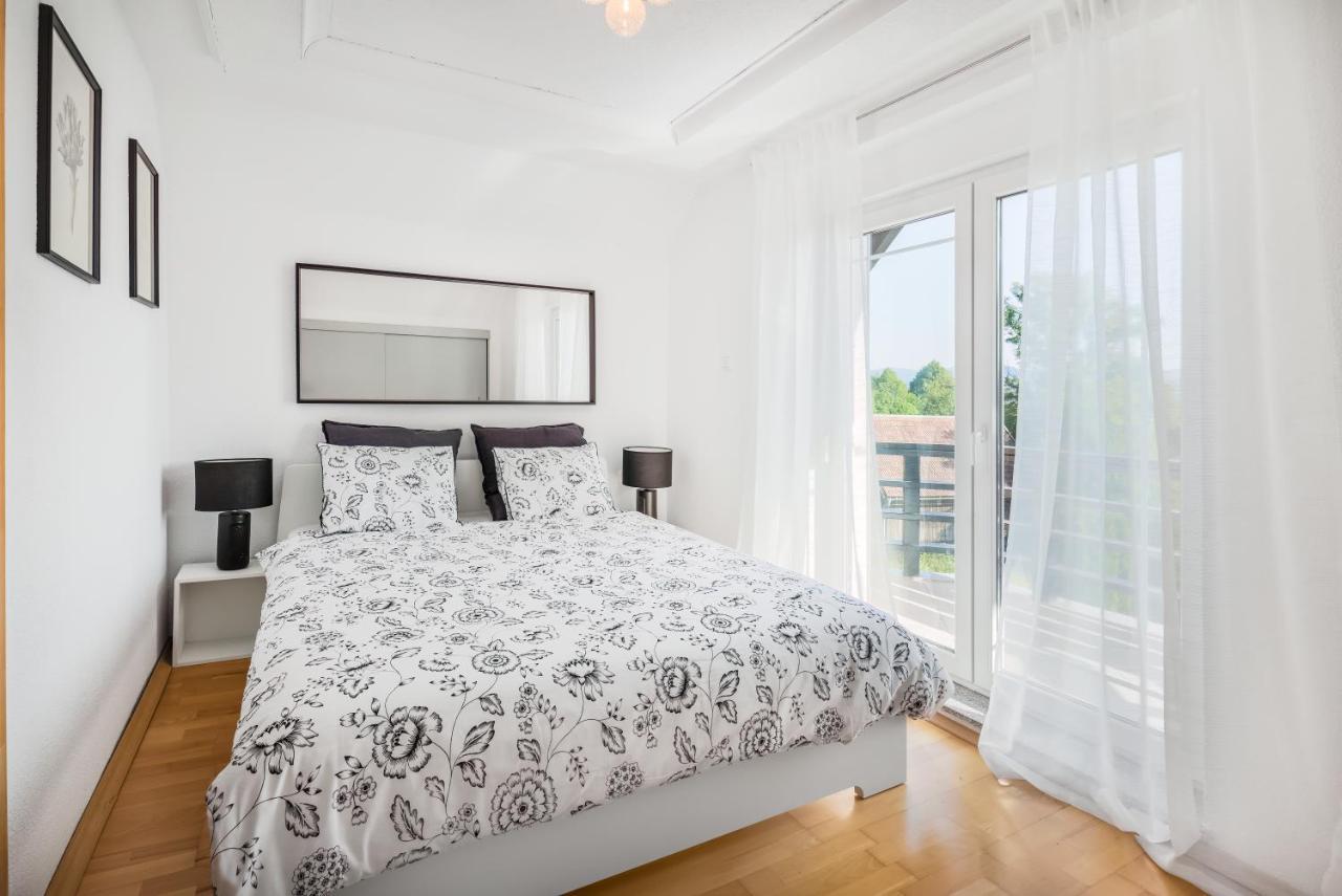 Villa Tratea - With A Heated Pool Tomici Экстерьер фото