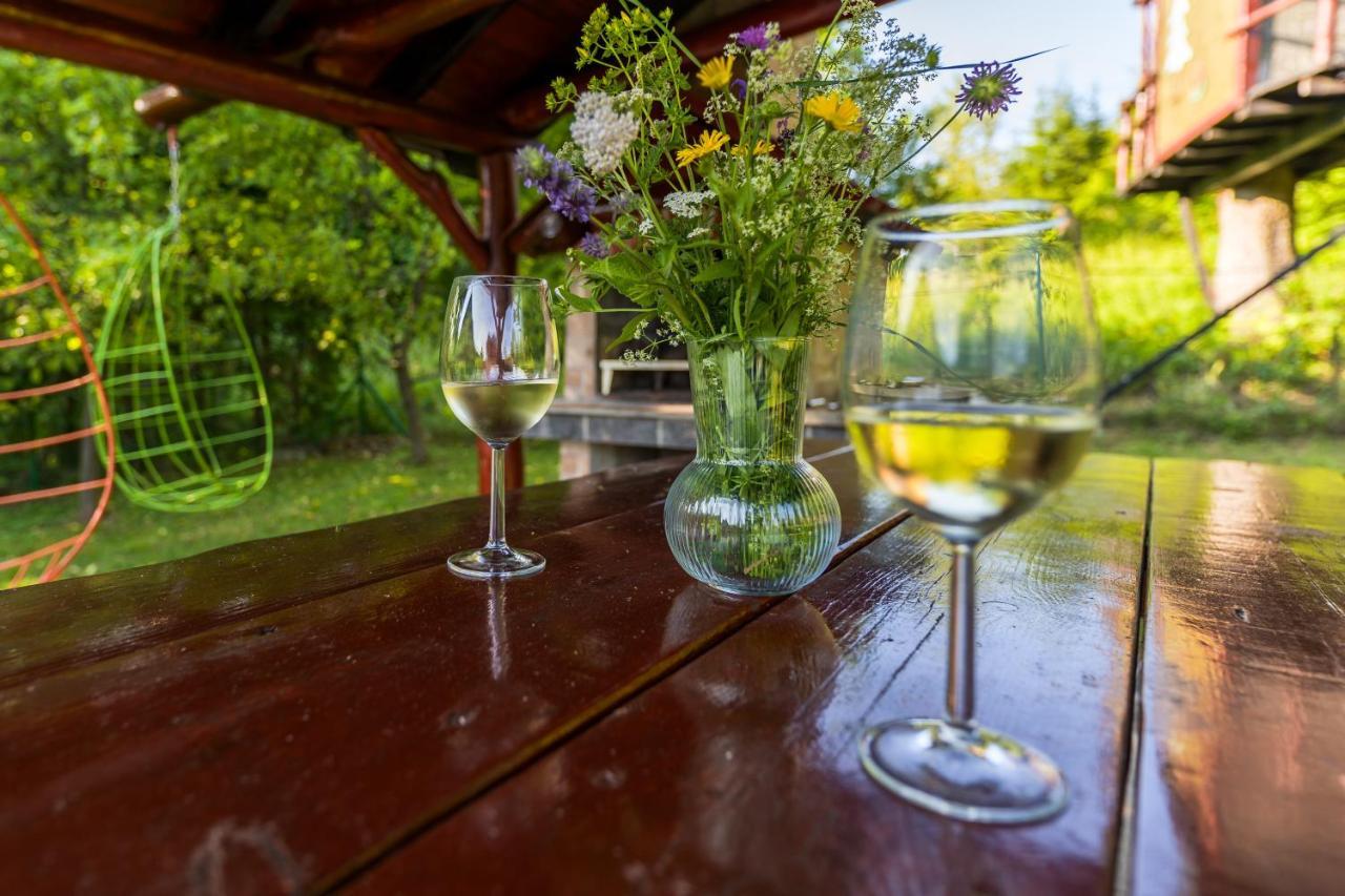 Villa Tratea - With A Heated Pool Tomici Экстерьер фото