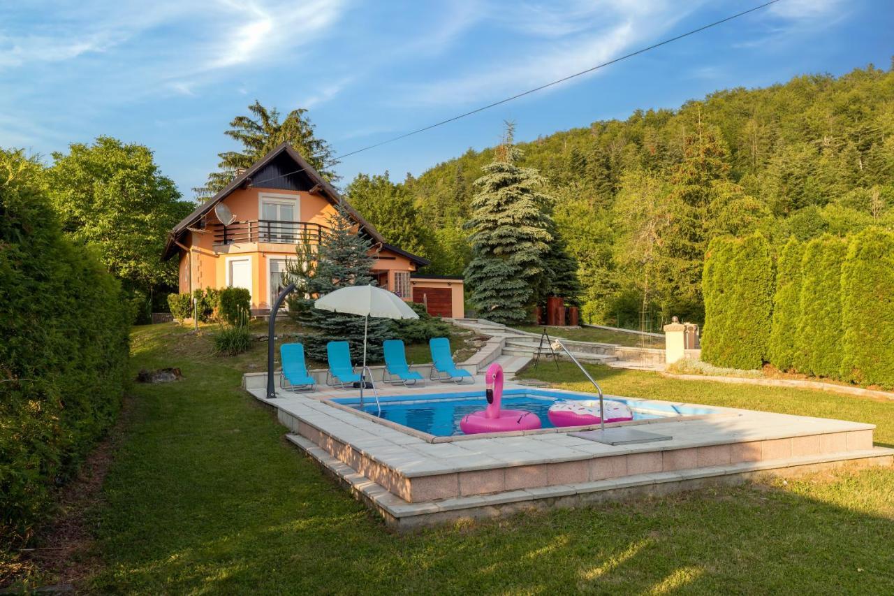 Villa Tratea - With A Heated Pool Tomici Экстерьер фото